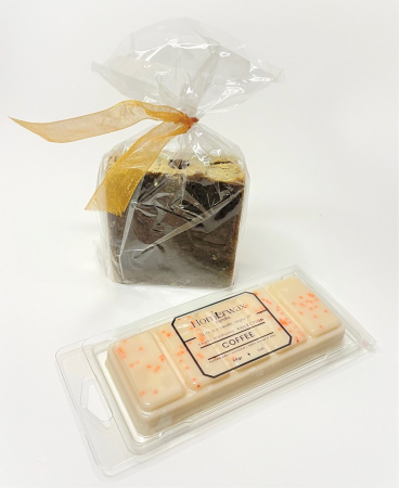 Setul contine: Snap bar cu ceara parfumata de soia, aroma Cafea, clam shell, 50 g; Sapun natural Scub, Techir, Anticelulitic, 120 g.   [4]