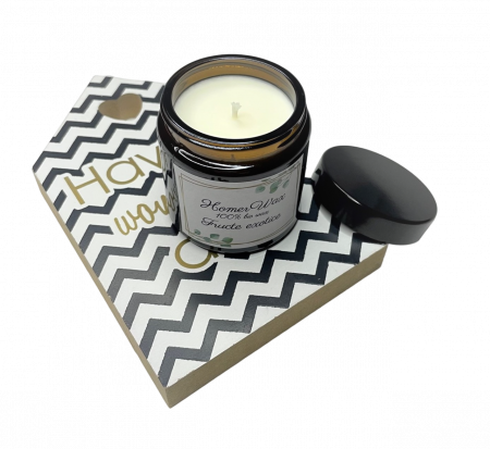 Seturi cadou - Set format din lumanare parfumata din ceara de soia cu aroma de Fructe exotice si Decoratiune din lemn cu mesaj motivational Have a wonderful day.