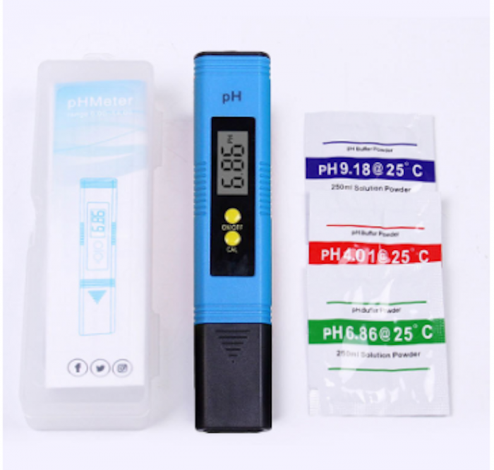 Set Testere digitale Greentest ECO 8 pentru masurarea concentratiei nitratilor din fructe, legume, carne, peste, a calitatii apei, a umiditatii si temperaturii, a radiatiilor nucleare si electromagnet [12]