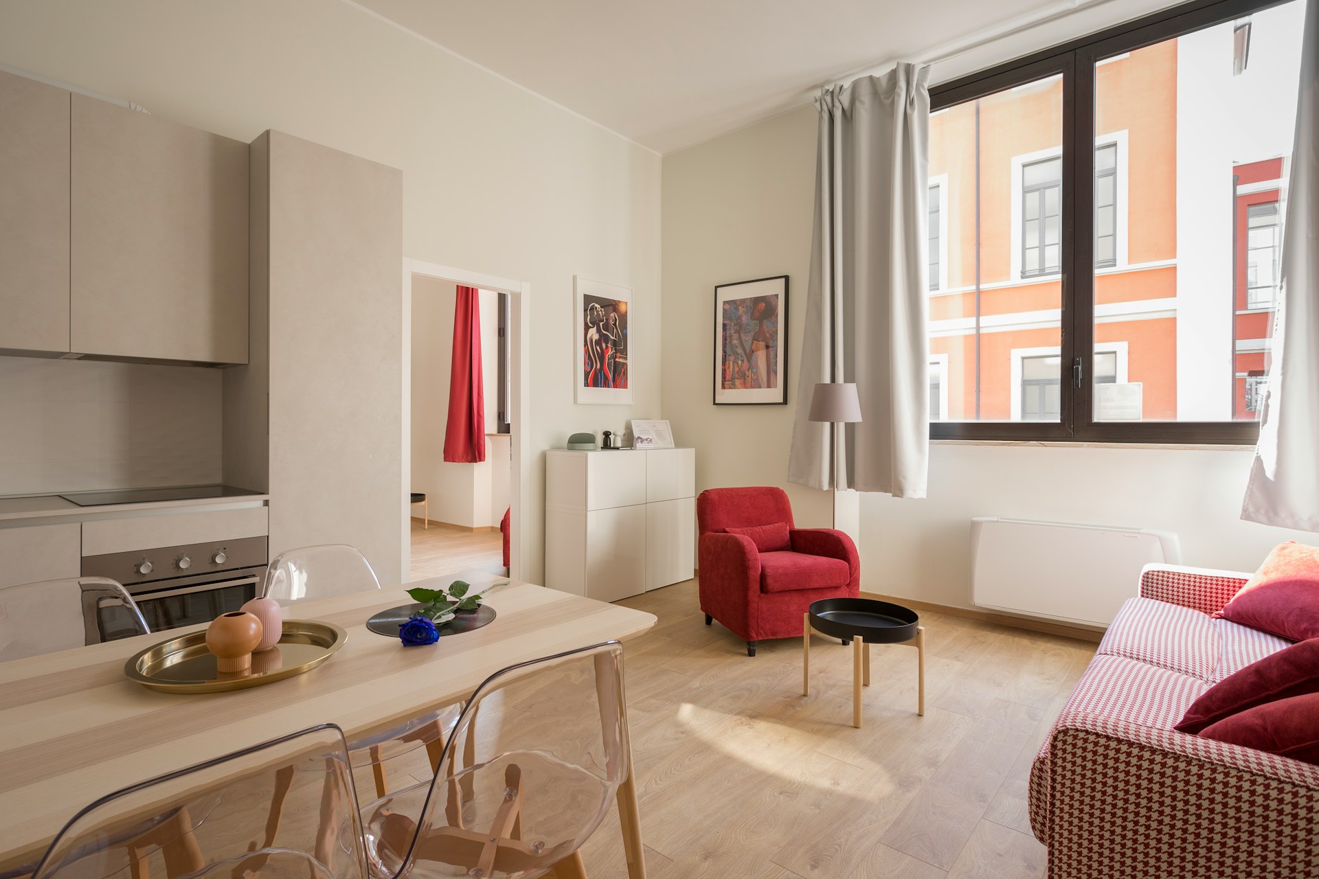 Design interior si tamplarie de aluminiu: Cum sa le asortezi pentru un look modern