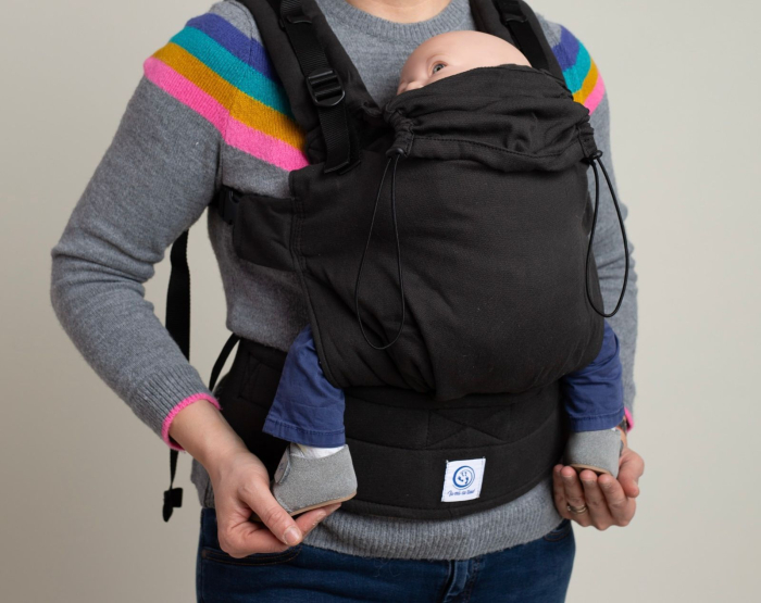 Un marsupiu sigur, prietenos și ușor de ajustat — creat pentru conectare și confort în fiecare zi [2]