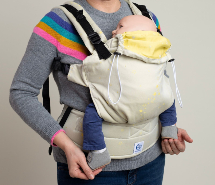 Un marsupiu sigur, prietenos și ușor de ajustat — creat pentru conectare și confort în fiecare zi [2]