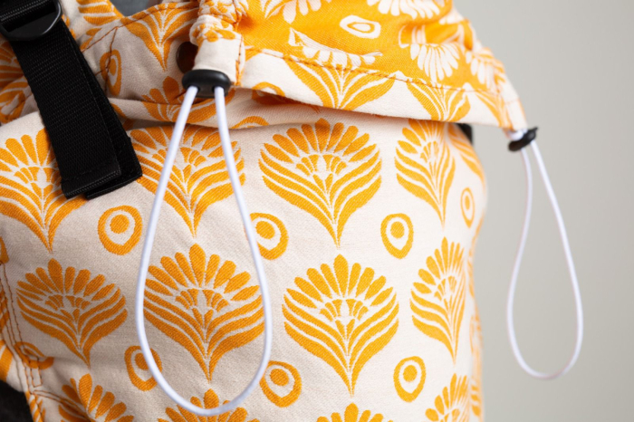 Un marsupiu sigur, prietenos și ușor de ajustat — creat pentru conectare și confort în fiecare zi [3]