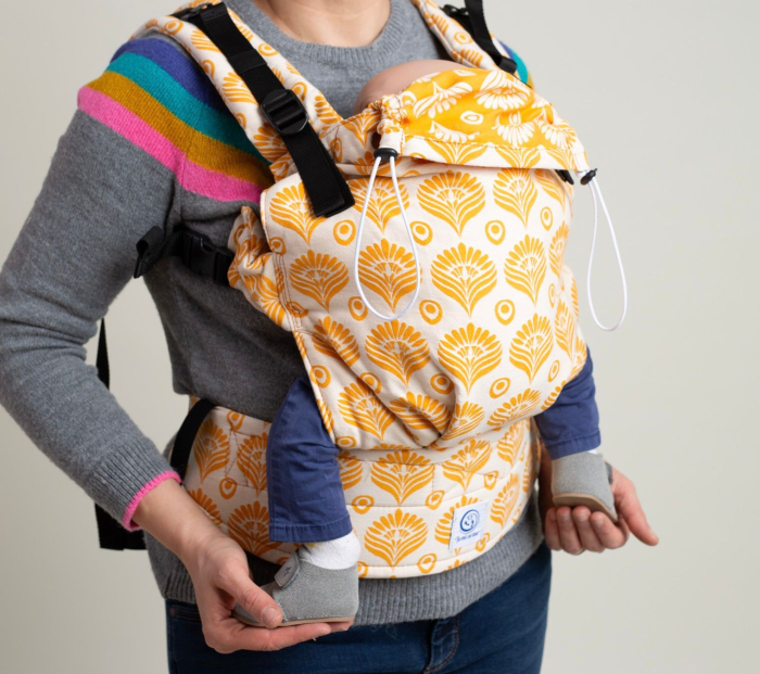 Un marsupiu sigur, prietenos și ușor de ajustat — creat pentru conectare și confort în fiecare zi [2]