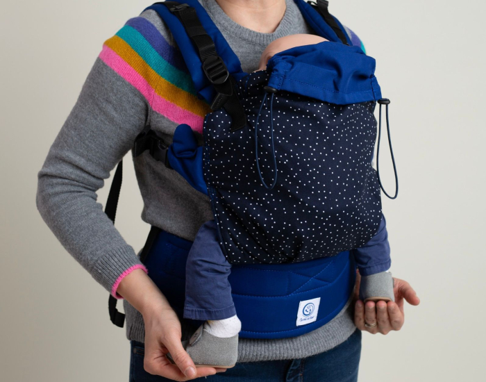 Un marsupiu sigur, prietenos și ușor de ajustat — creat pentru conectare și confort în fiecare zi [2]