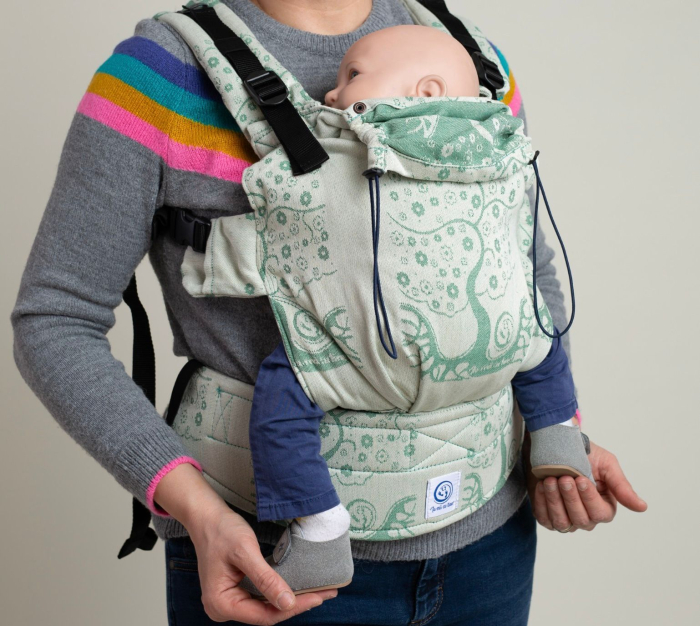 Un marsupiu sigur, prietenos și ușor de ajustat — creat pentru conectare și confort în fiecare zi [2]