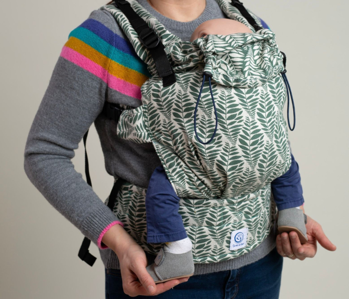 Un marsupiu sigur, prietenos și ușor de ajustat — creat pentru conectare și confort în fiecare zi [2]