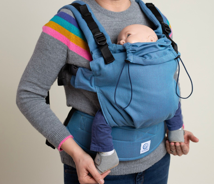 Un marsupiu sigur, prietenos și ușor de ajustat — creat pentru conectare și confort în fiecare zi [2]