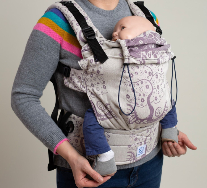 Un marsupiu sigur, prietenos și ușor de ajustat — creat pentru conectare și confort în fiecare zi [2]