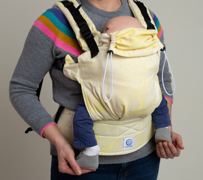 Un marsupiu sigur, prietenos și ușor de ajustat — creat pentru conectare și confort în fiecare zi [2]