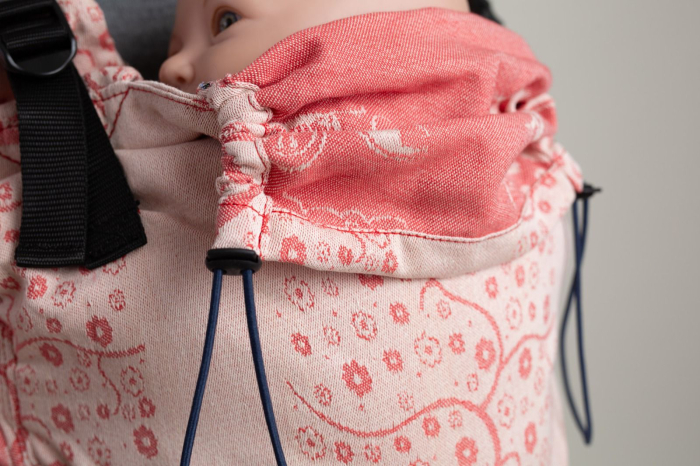 Un marsupiu sigur, prietenos și ușor de ajustat — creat pentru conectare și confort în fiecare zi [4]