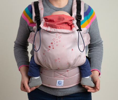 Bebeluș - Un marsupiu sigur, prietenos și ușor de ajustat — creat pentru conectare și confort în fiecare zi