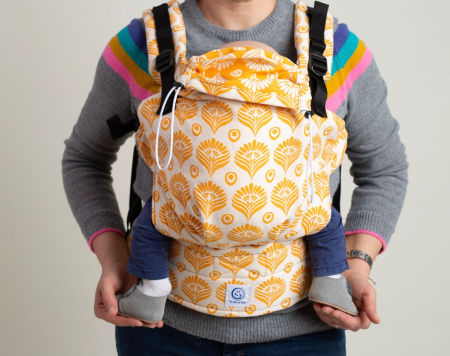 Bebeluș - Un marsupiu sigur, prietenos și ușor de ajustat — creat pentru conectare și confort în fiecare zi