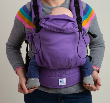 Bebeluș - Un marsupiu sigur, prietenos și ușor de ajustat — creat pentru conectare și confort în fiecare zi