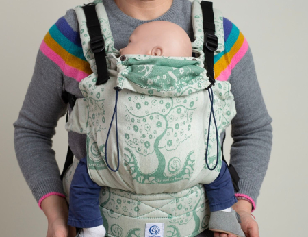 Bebeluș - Un marsupiu sigur, prietenos și ușor de ajustat — creat pentru conectare și confort în fiecare zi