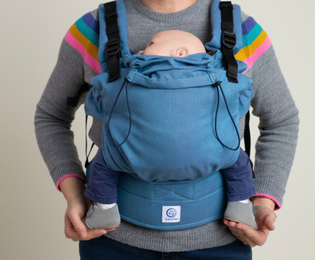 Bebeluș - Un marsupiu sigur, prietenos și ușor de ajustat — creat pentru conectare și confort în fiecare zi