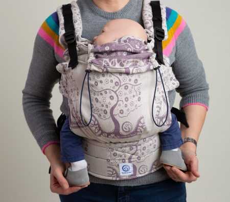 Bebeluș - Un marsupiu sigur, prietenos și ușor de ajustat — creat pentru conectare și confort în fiecare zi