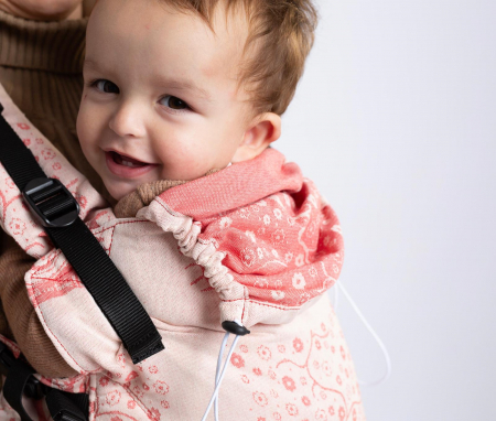 Bebeluș - Un marsupiu sigur, prietenos și ușor de ajustat — creat pentru conectare și confort în fiecare zi