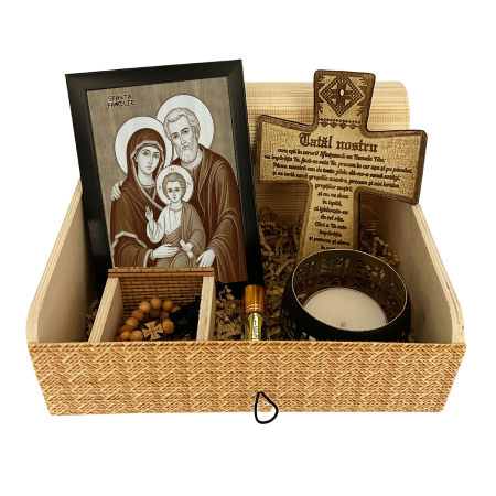 Catalog Icoane - Icoana Sfanta Familie - icoana pirogravata pe lemn de plop cu rama neagra