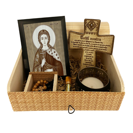 Catalog Icoane - Icoana Sfanta Mare Mucenita Hristina - icoana pirogravata pe lemn de plop cu rama neagra