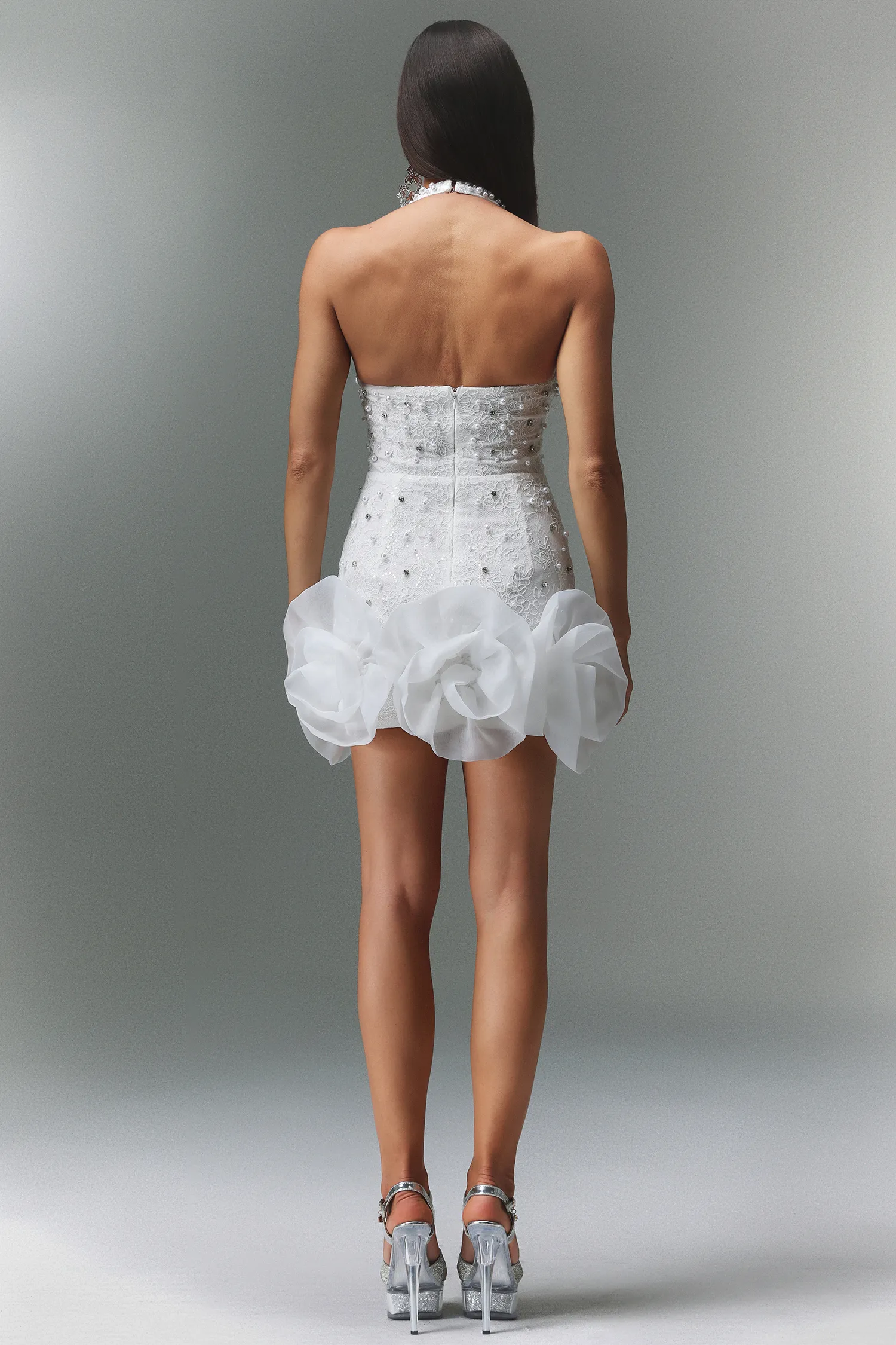 Rochie mini alba, cu perle si decolteu in V [6]