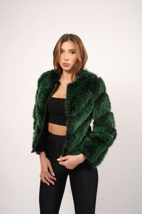 Haină scurtă si elegantă, de blana de culoare verde [1]