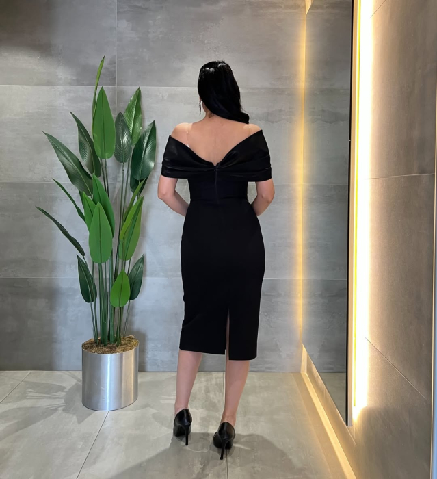 Rochie creion elegantă, de culoare neagră, cu decolteu tip barcă pe umeri [4]