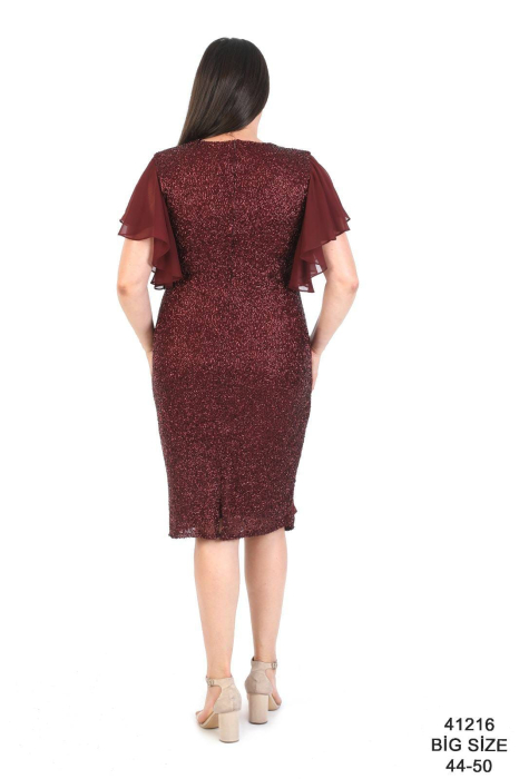 Rochie de Ocazie Midi Vișinie cu Paiete și Drapaj din Voal – Colecția Plus Size [3]