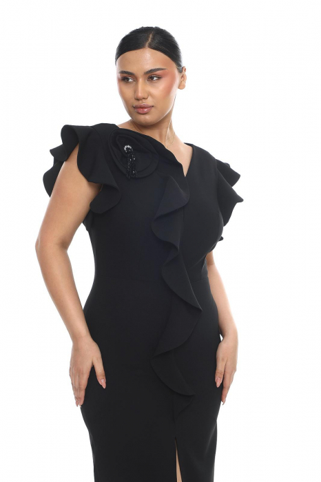 Rochie midi cu slit pe picior si accesoriu trandafir pe umar [3]