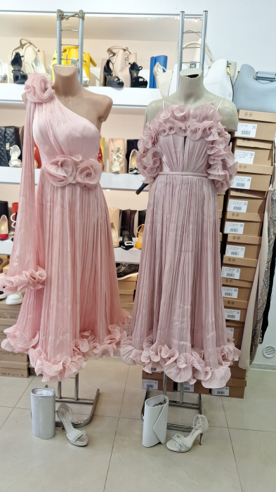 Rochie midi roz cu corset reglabil [5]
