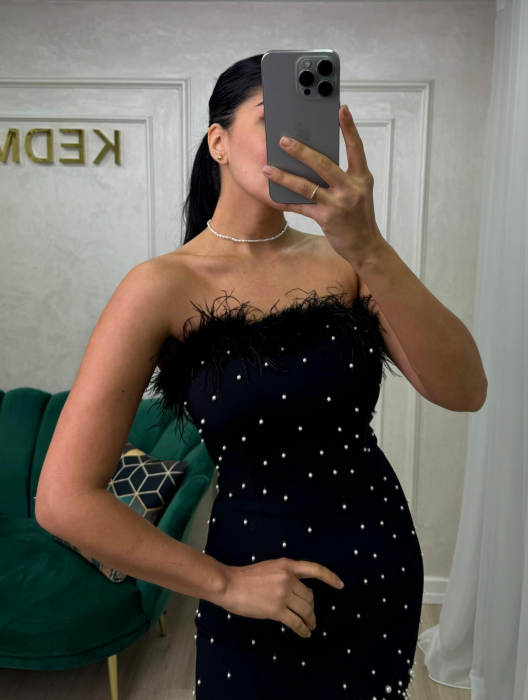 Rochie Mini Neagră cu Pene și Perle [1]