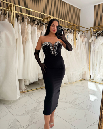 Noutati - Rochie neagra, midi, cu perle