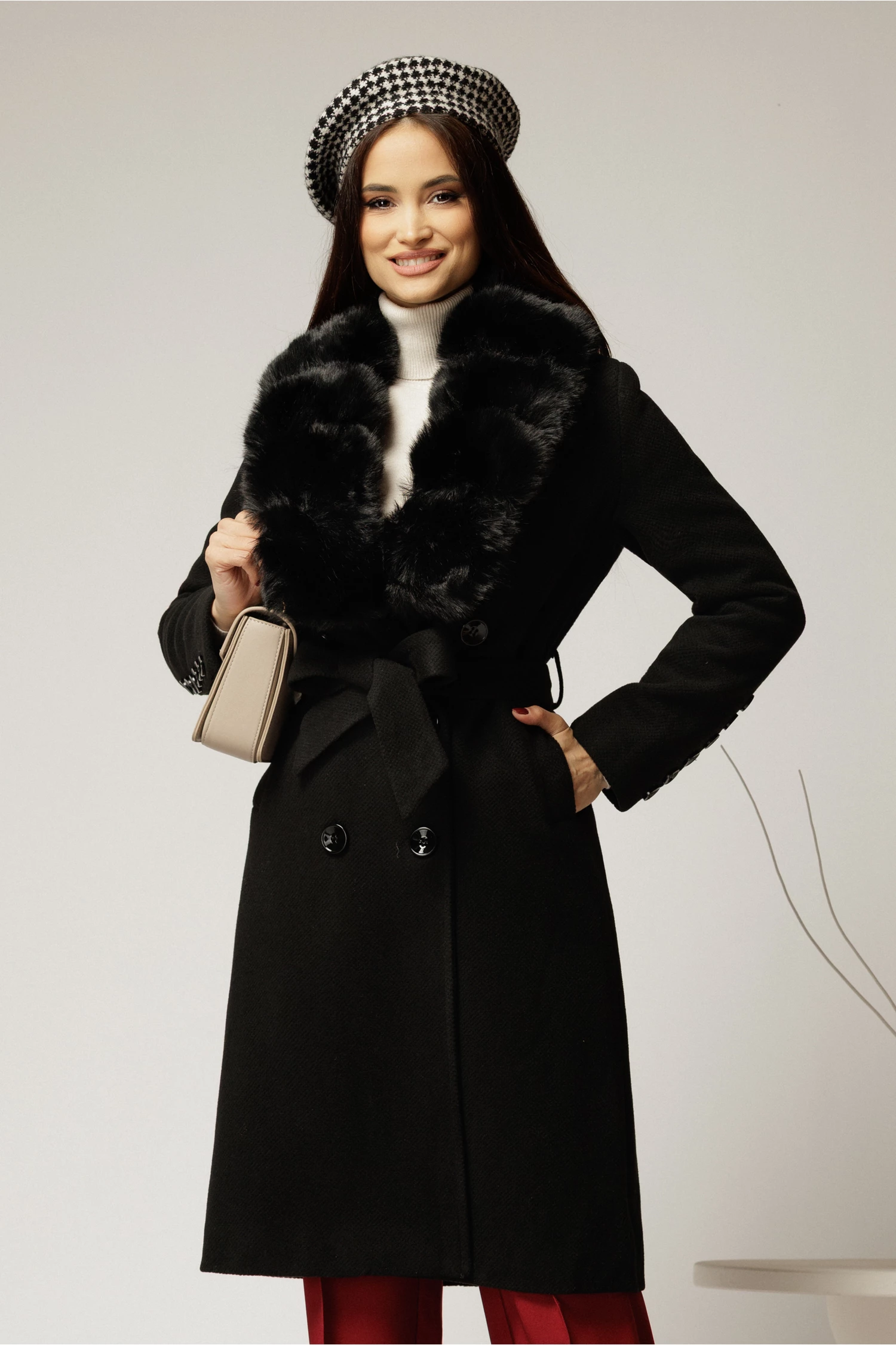 Imbracaminte - Palton negru midi drept cu blanita la guler