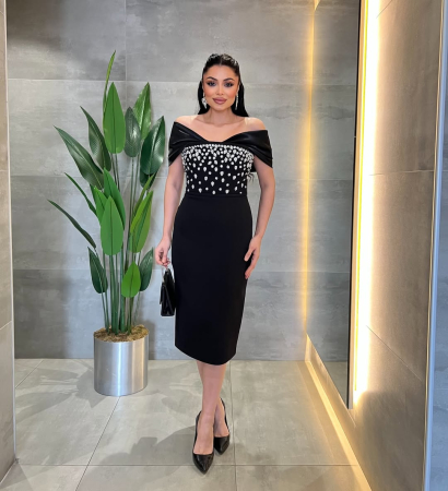 Rochii - Rochie creion elegantă, de culoare neagră, cu decolteu tip barcă pe umeri