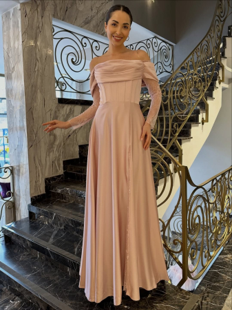 Rochie lungă de ocazie, realizată într-o nuanță sofisticată de roz prăfuit