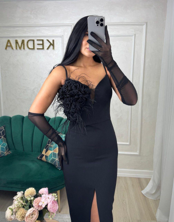 Imbracaminte - Rochie midi neagra cu aplicatii tip trandafiri