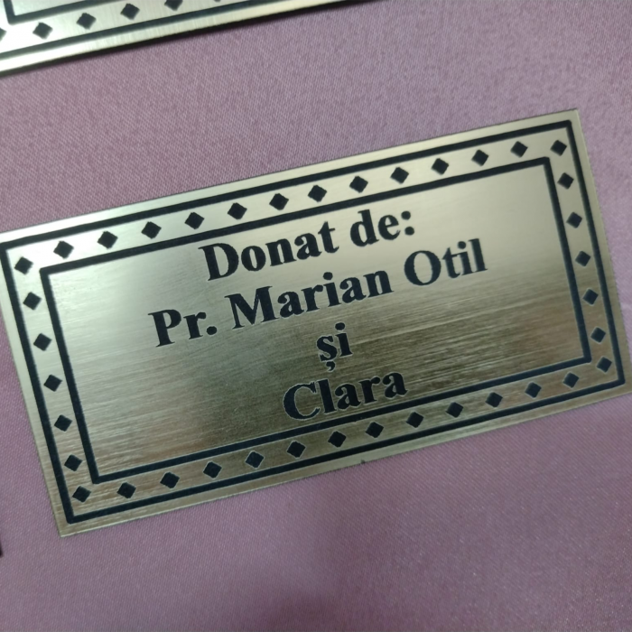 Placute gravate pe material auriu [2]