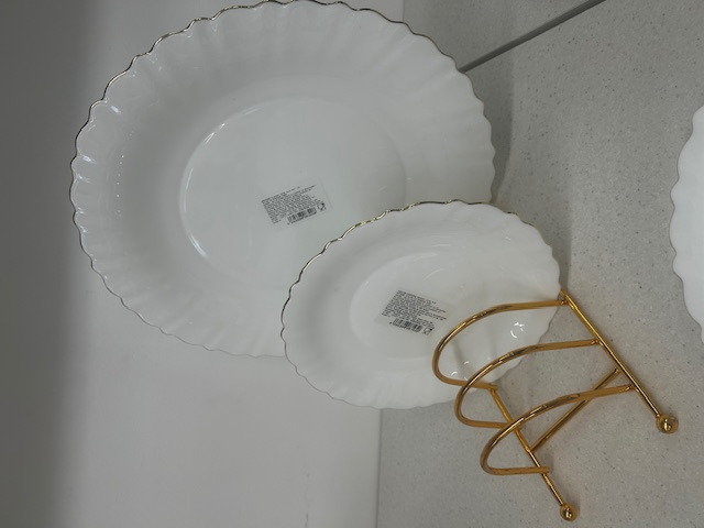 SET FARFURII CU MARGINE AURIE  18 PCS ( 3 MARIMI  X 6 PCS )  & SUPORT AURIU CADOU [3]