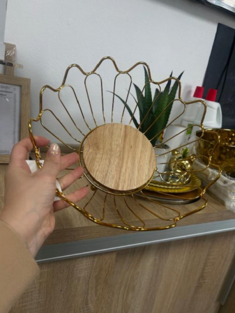 Aranjamente - FRUCTIERA DIN METAL SI LEMN , AURIE ✨