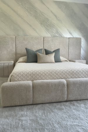 Mobila Dormitor - SET Pat ROYAL  cu 2 noptiere tapitate, Saltea inclusa, calitate superioara ✔
