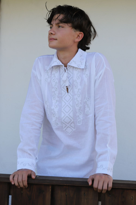 Cămașă tradițională Adelyn broderie argintie [2]