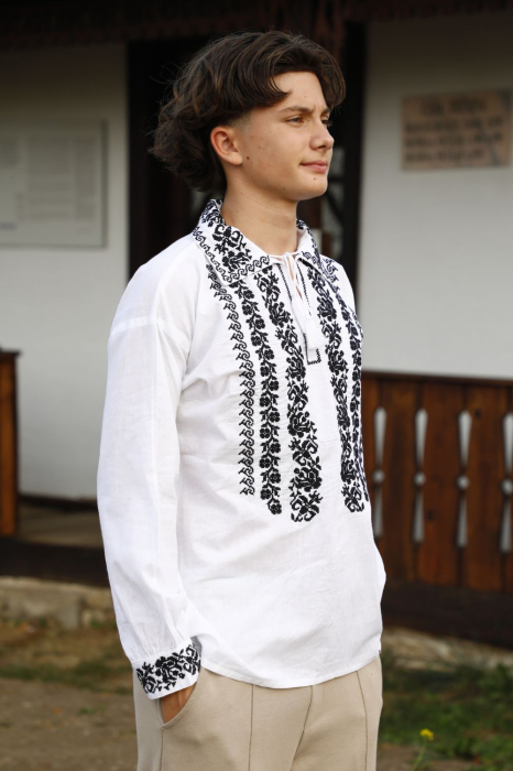 Cămașă tradițională Amza broderie neagra [2]