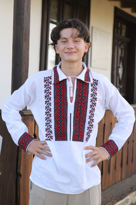 Cămașă tradițională Mateo broderie rosie [3]