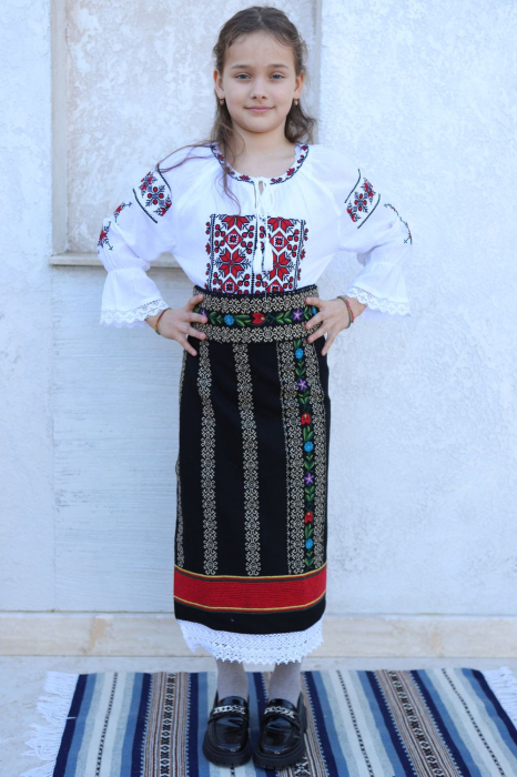 Catrinta bej traditionala copii [3]