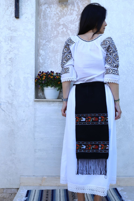 Fotă damă tradițională Roxana [2]