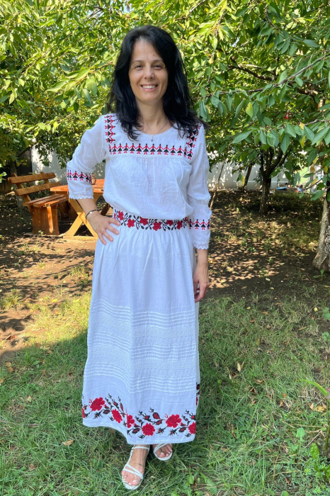 Fustă damă Hristina broderie roșie [3]