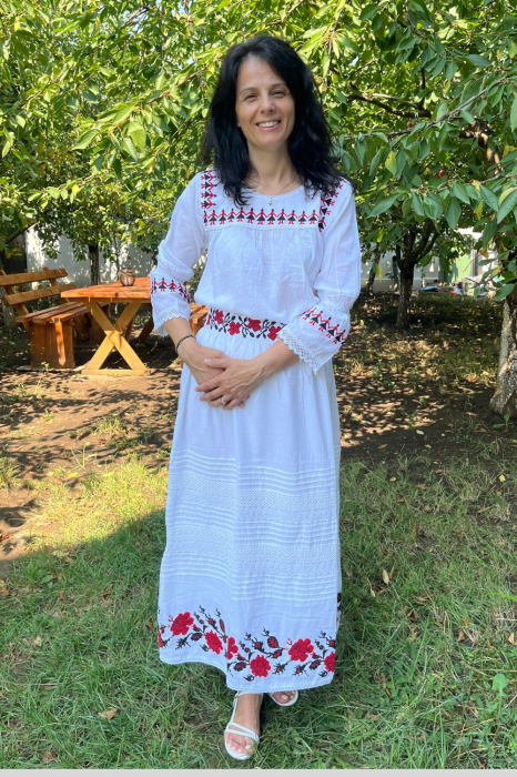 Fustă damă Hristina broderie roșie [2]