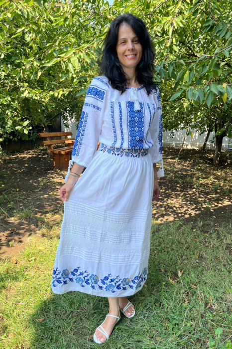 Fustă damă Hristina broderie albastră [2]