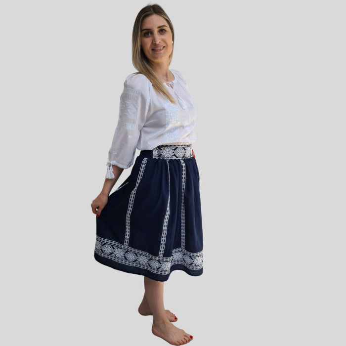 Fusta dama Liliana culoare albastră-broderie albă [2]