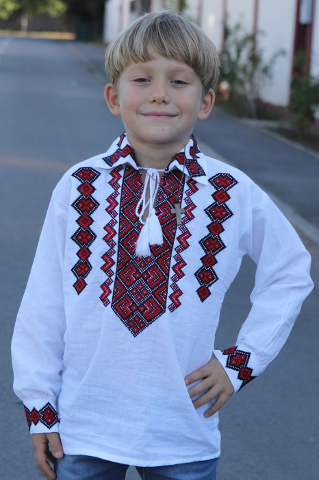 Ie băieți Liviu broderie rosie [2]